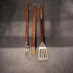 Rare Broilmaster BBQ utensil set high quality